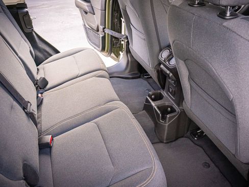 Used 2024 Jeep Wrangler Sahara image 27