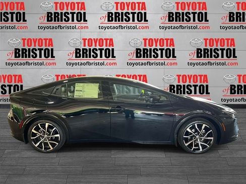 New 2026 Toyota Prius Plug-In Hybrid FWD image 2