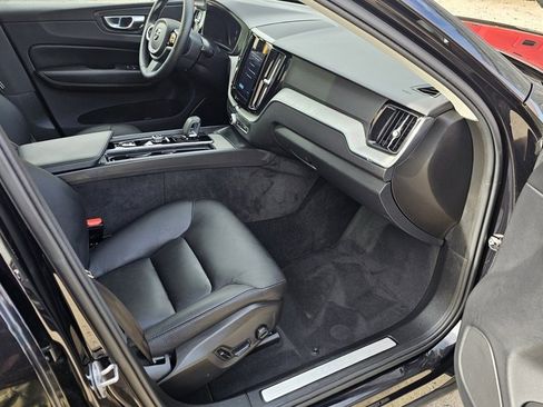 Certified 2025 Volvo XC60 B5 Plus image 12