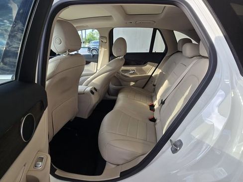Used 2018 Mercedes-Benz GLC 300 4MATIC image 15