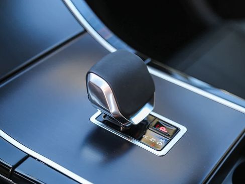 New 2026 Land Rover Range Rover Velar Dynamic SE image 19