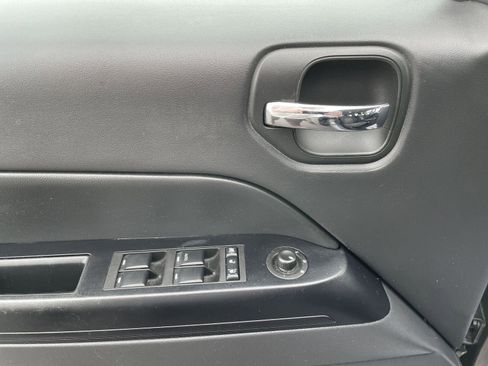 Used 2017 Jeep Patriot Latitude AWD/4WD image 10