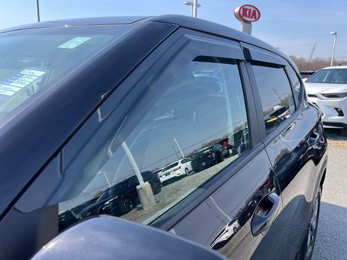 Used 2023 Kia Seltos LX AWD/4WD image 11