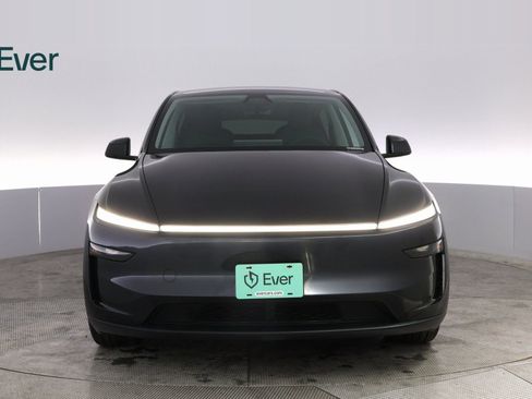 Used 2026 Tesla Model Y Long Range RWD image 3