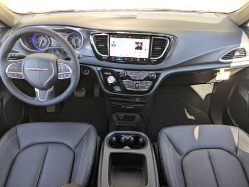 New 2026 Chrysler Voyager LX FWD image 14