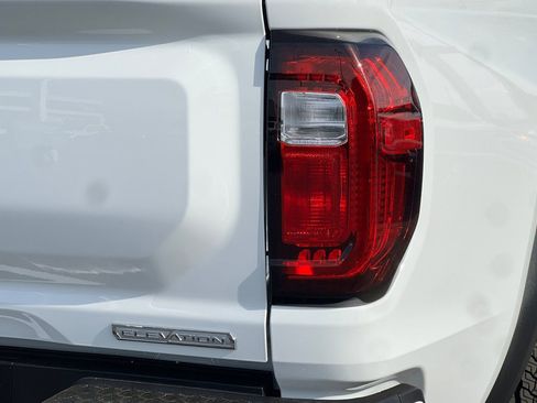 New 2026 GMC Canyon Elevation image 7