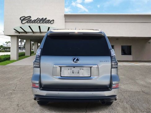 Used 2023 Lexus GX 460 Premium image 4
