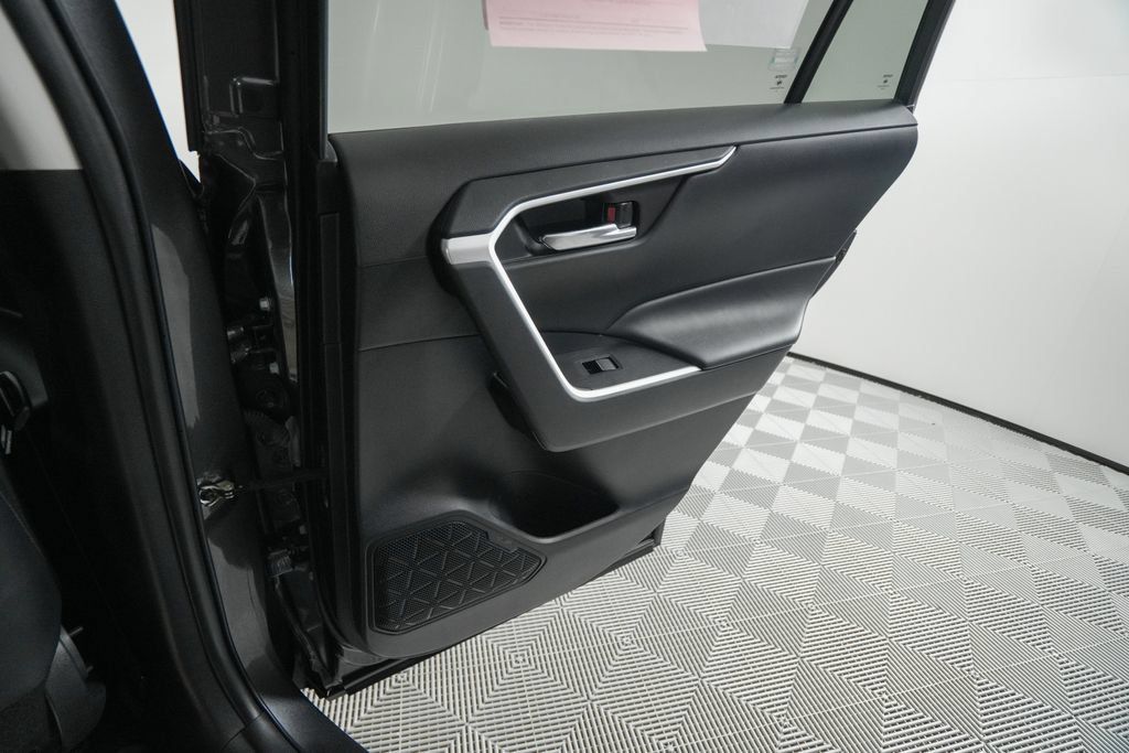 Used 2022 Toyota RAV4 XLE Premium AWD/4WD image 16