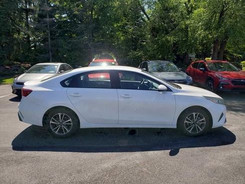 Used 2023 Kia Forte LXS FWD image 2