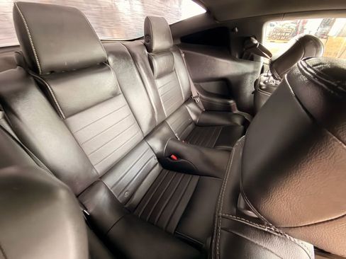 Used 2013 Ford Mustang GT Premium w/ Comfort Pkg image 17