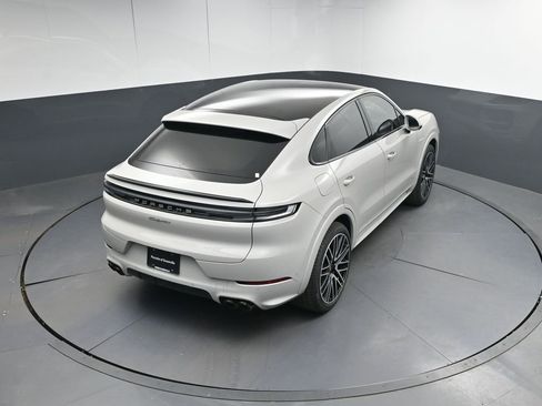 New 2026 Porsche Cayenne E-Hybrid Coupe AWD/4WD image 38