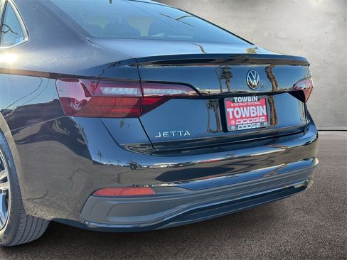 Used 2024 Volkswagen Jetta SE image 5