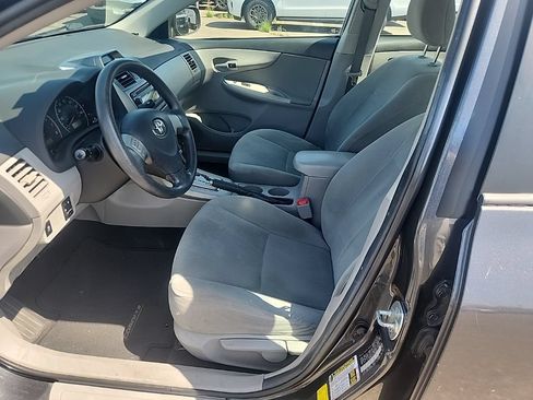 Used 2012 Toyota Corolla LE FWD image 19