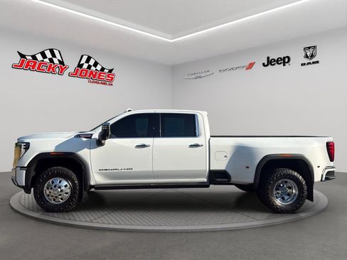 Used 2026 GMC Sierra 3500 Denali w/ Denali Reserve Package AWD/4WD image 3
