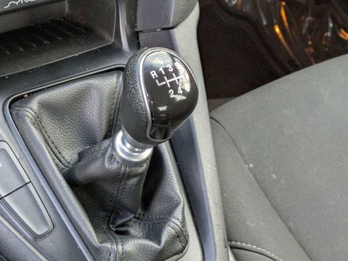 Used 2015 Ford Focus SE w/ SE Ecoboost Package image 27