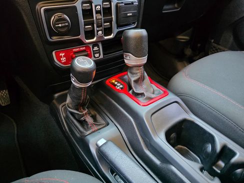 Used 2021 Jeep Wrangler Unlimited Rubicon AWD/4WD image 39