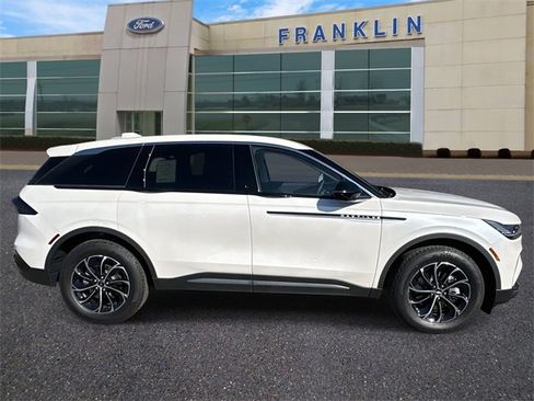 New 2026 Lincoln Nautilus Premier image 8