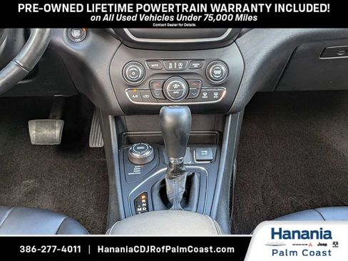 Used 2019 Jeep Cherokee Latitude Plus w/ Comfort/Convenience Group AWD/4WD image 21