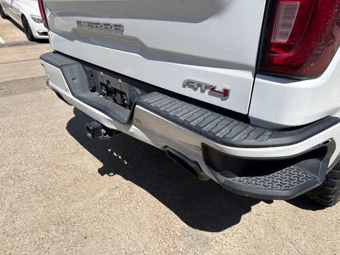 Used 2020 GMC Sierra 1500 AT4 w/ AT4 Premium Package AWD/4WD image 8