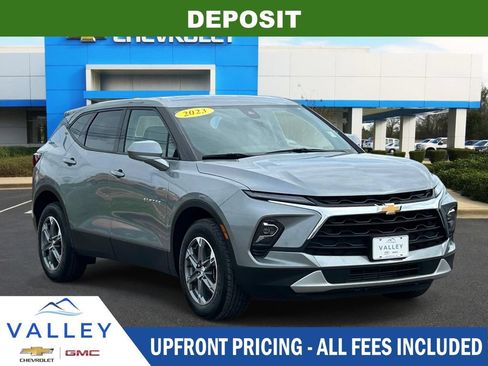 Used 2023 Chevrolet Blazer LT FWD image 1