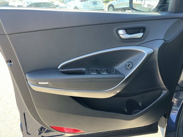 Used 2017 Hyundai Santa Fe SE w/ SE Premium Package 02 AWD/4WD image 28