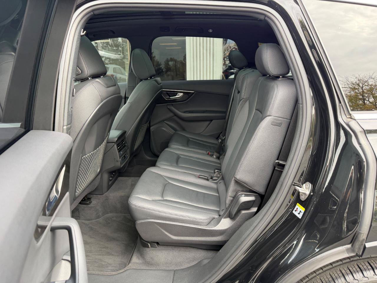 Used 2023 Audi Q7 3.0T Premium AWD/4WD image 17