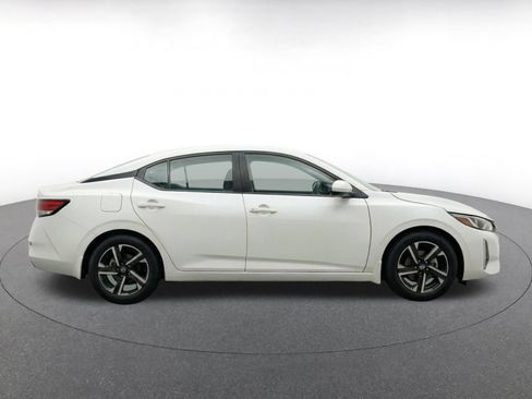 Used 2025 Nissan Sentra SV FWD image 14