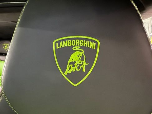 Used 2020 Lamborghini Urus image 44