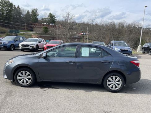 Used 2015 Toyota Corolla LE image 2