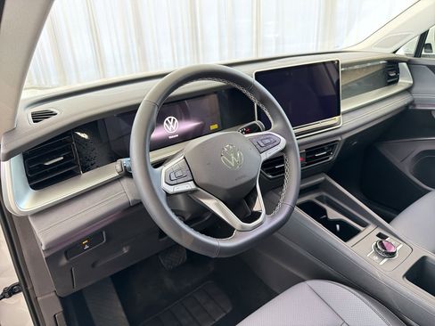New 2026 Volkswagen Tiguan SE FWD image 4