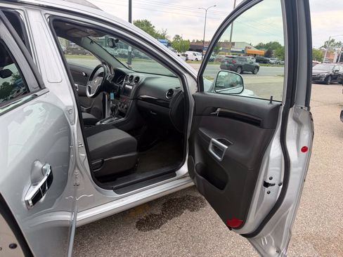 Used 2013 Chevrolet Captiva Sport LT FWD image 7