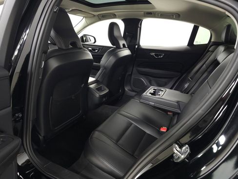 Used 2019 Volvo S60 T6 Momentum w/ Premium Package AWD/4WD image 29