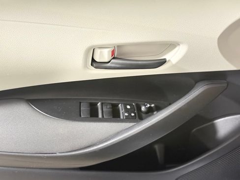 Used 2022 Toyota Corolla LE FWD image 21