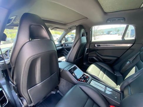 Used 2018 Porsche Panamera Base image 23