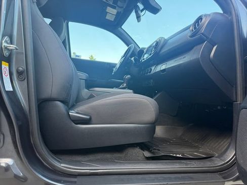 Used 2018 Toyota Tacoma TRD Sport w/ Technology Package AWD/4WD image 23
