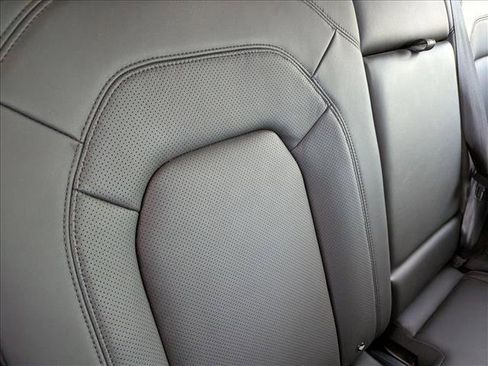 Used 2023 Land Rover Defender 110 V8 image 19