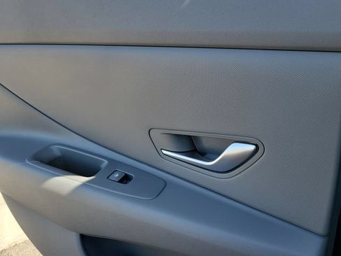 New 2026 Hyundai Elantra SE FWD image 21
