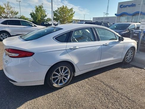 Used 2017 Ford Fusion SE FWD image 11