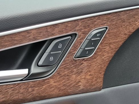 Used 2025 Audi Q8 Premium Plus AWD/4WD image 18