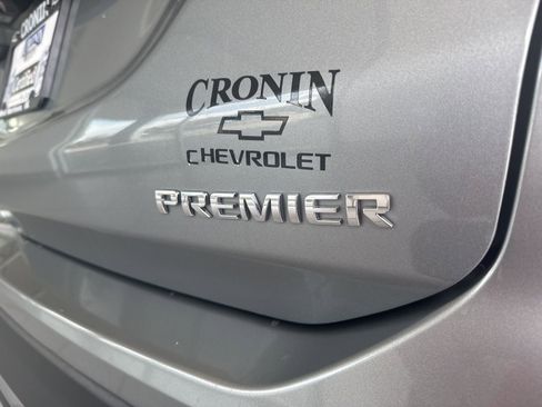 Used 2023 Chevrolet Equinox Premier image 10