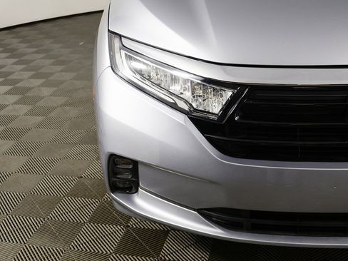 Used 2023 Honda Odyssey EX-L image 13
