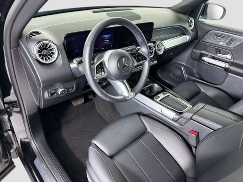 Used 2025 Mercedes-Benz GLB 250 image 9