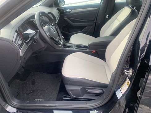 Used 2020 Volkswagen Jetta R-Line w/ R-Line Cold Weather Package image 11