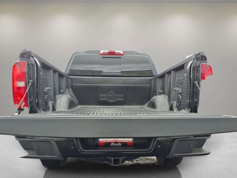 Used 2019 Chevrolet Colorado Z71 AWD/4WD image 4