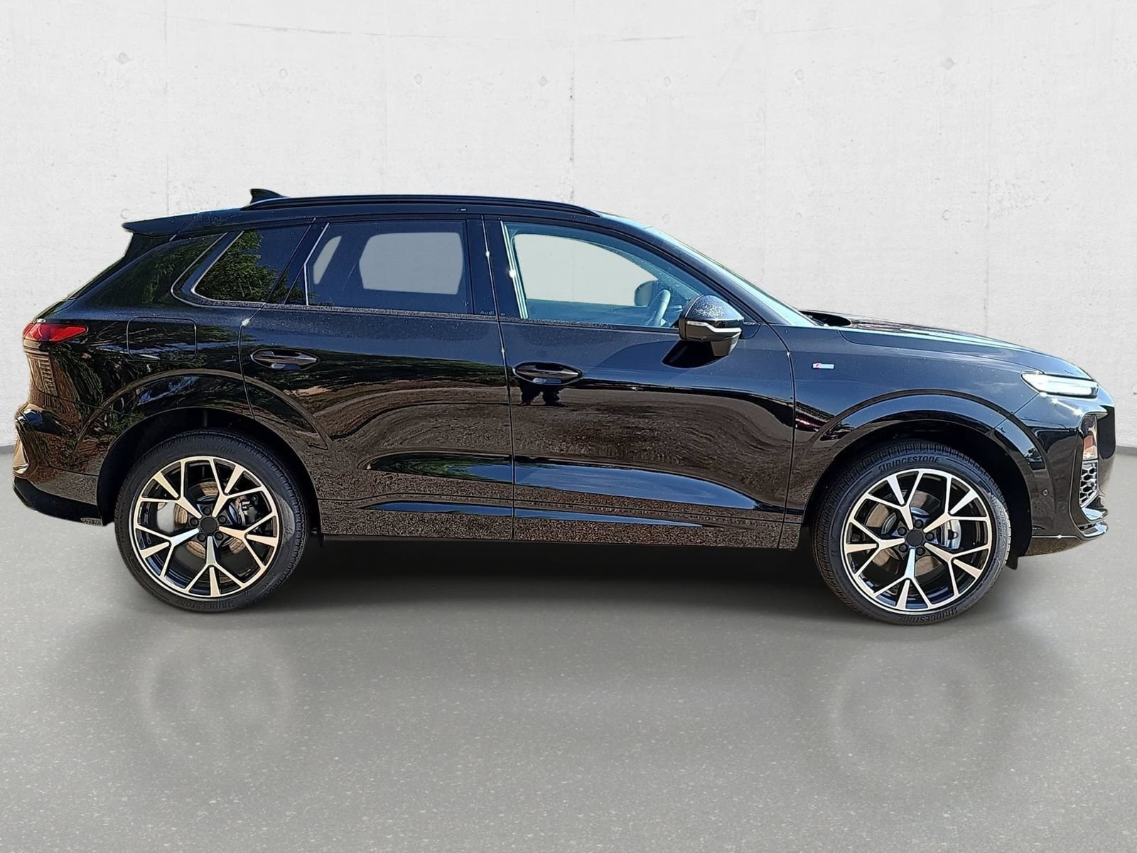New 2026 Audi Q3 quattro 2.0T AWD/4WD image 4