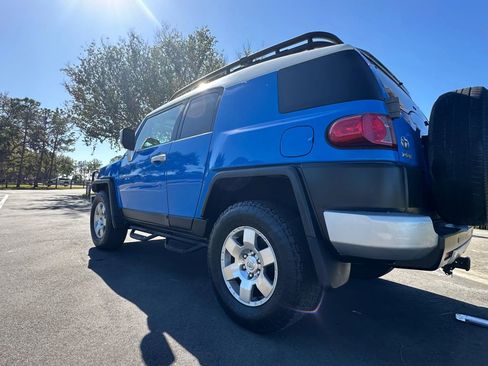 Used 2007 Toyota FJ Cruiser 4WD image 9