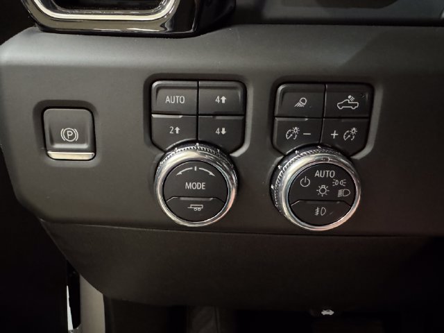 Used 2025 GMC Sierra 1500 Denali AWD/4WD image 11