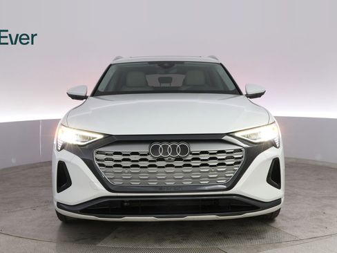 Used 2024 Audi Q8 e-tron Premium Plus w/ Premium Plus Package image 12