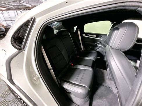 Used 2026 Porsche Cayenne Coupe AWD/4WD image 18