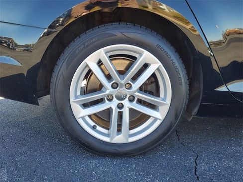 Used 2017 Audi A4 2.0T Premium w/ Convenience Package image 7